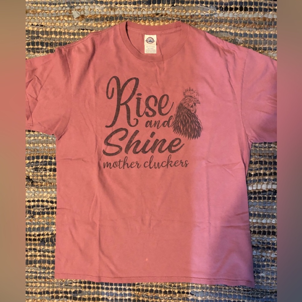 Rise and Shine Pink Graphic Tee - Women’s
Size L
Delta Pro Weight Tee